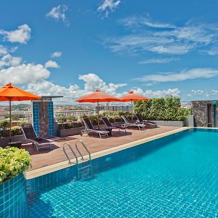 Adelphi Pattaya Hotel Bagian luar foto