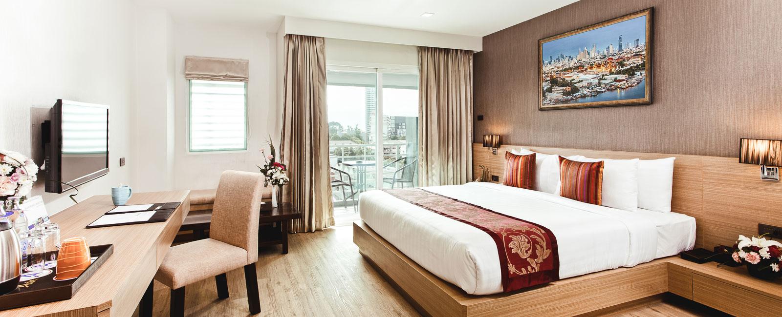 Adelphi Pattaya Hotel Bagian luar foto