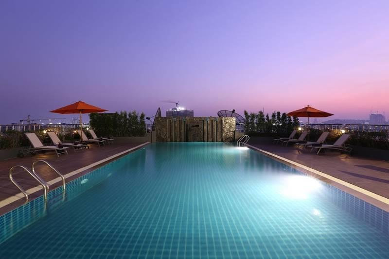 Adelphi Pattaya Hotel Bagian luar foto
