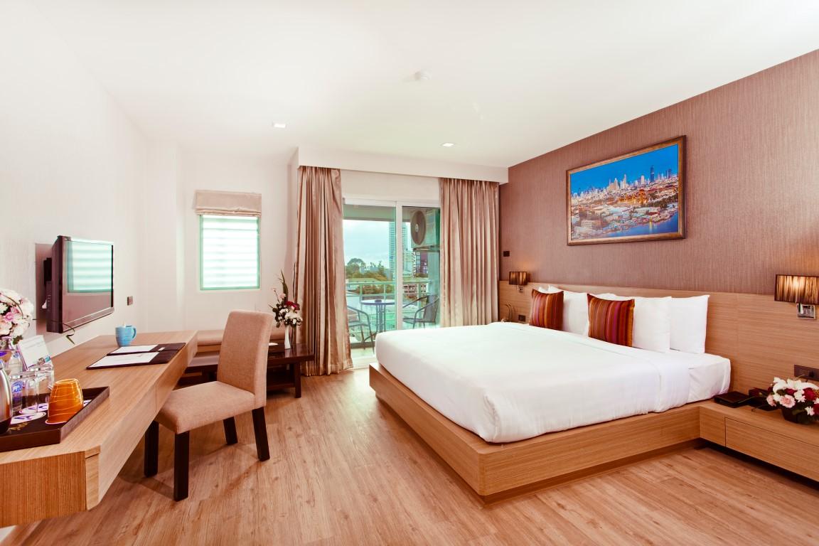 Adelphi Pattaya Hotel Bagian luar foto