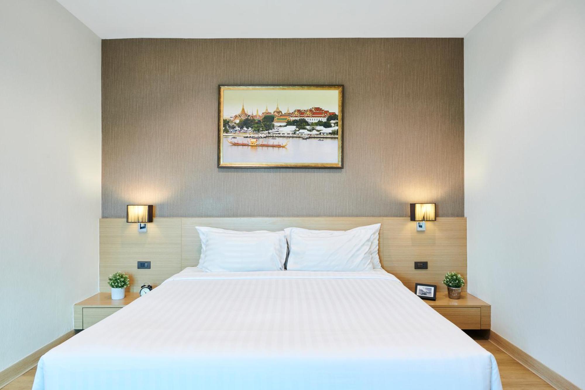 Adelphi Pattaya Hotel Bagian luar foto