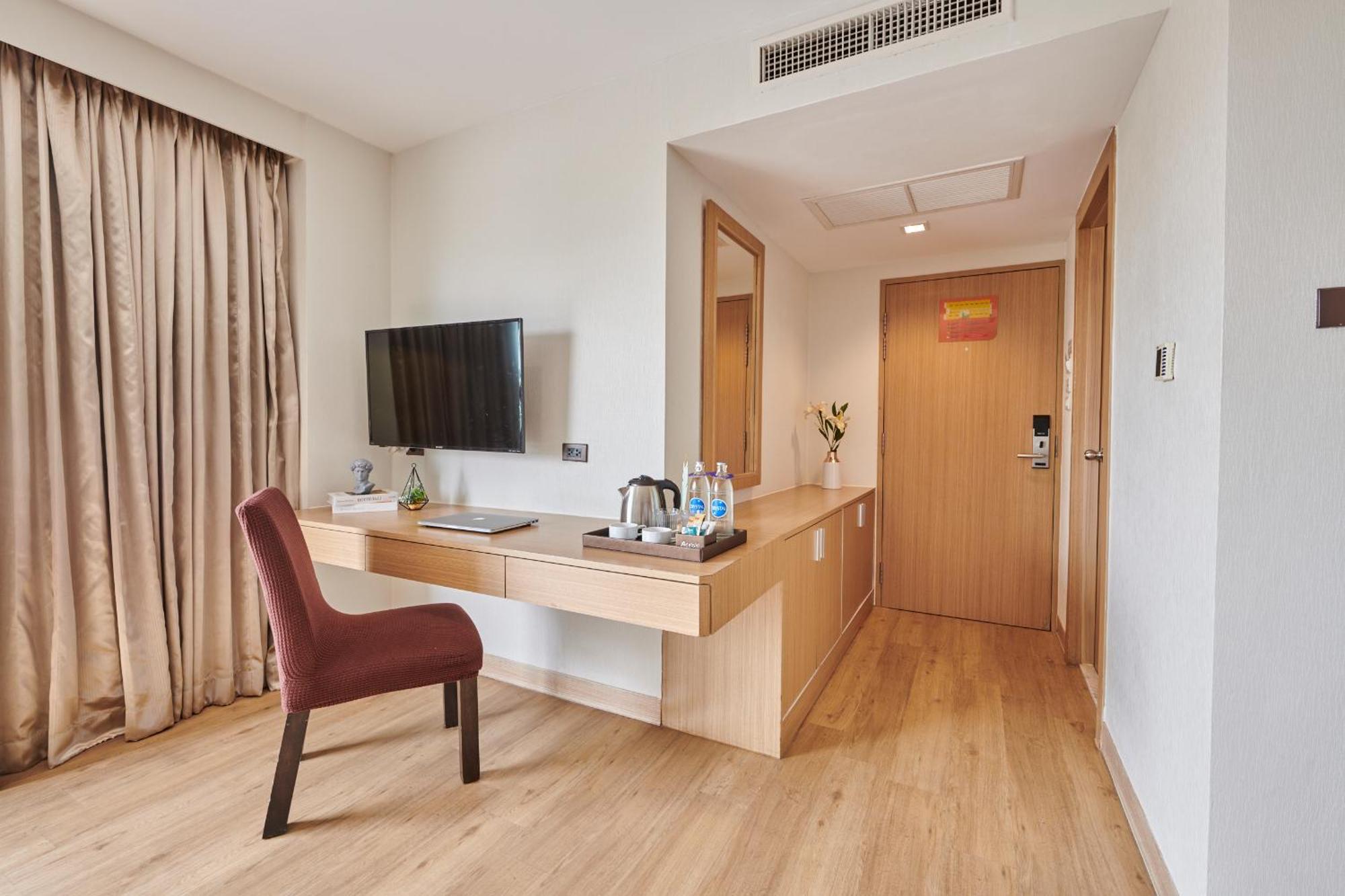 Adelphi Pattaya Hotel Bagian luar foto