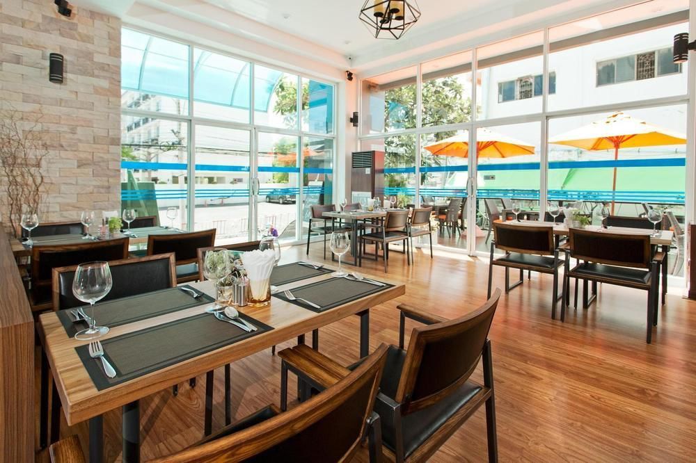 Adelphi Pattaya Hotel Bagian luar foto