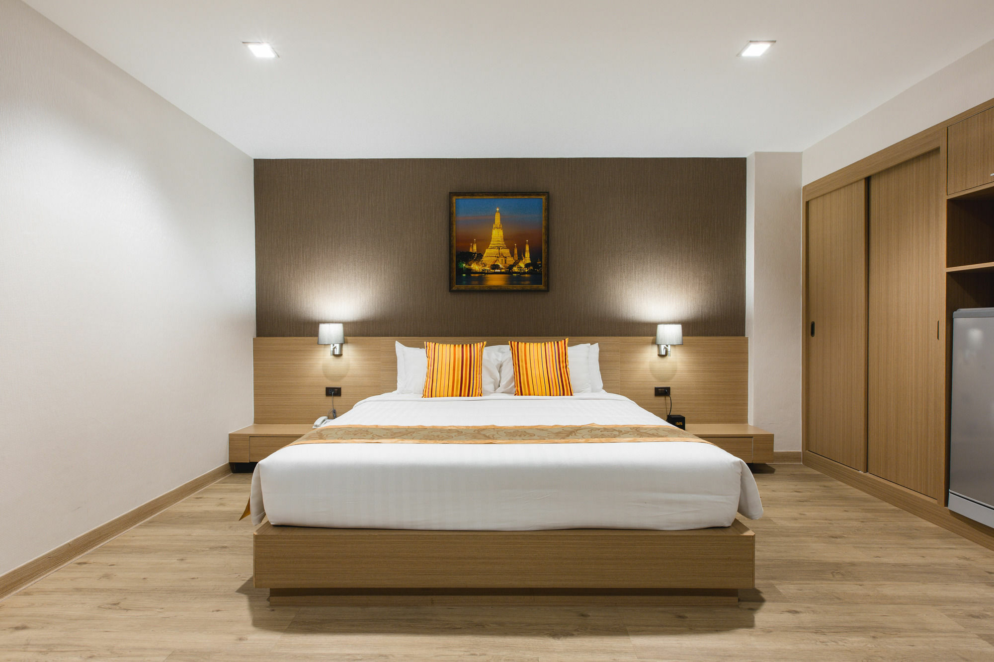 Adelphi Pattaya Hotel Bagian luar foto