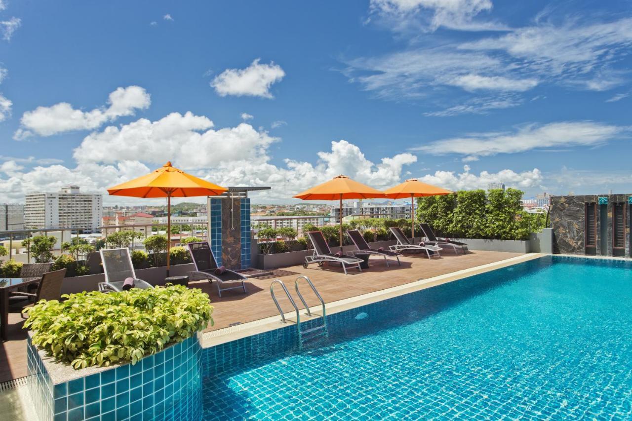 Adelphi Pattaya Hotel Bagian luar foto
